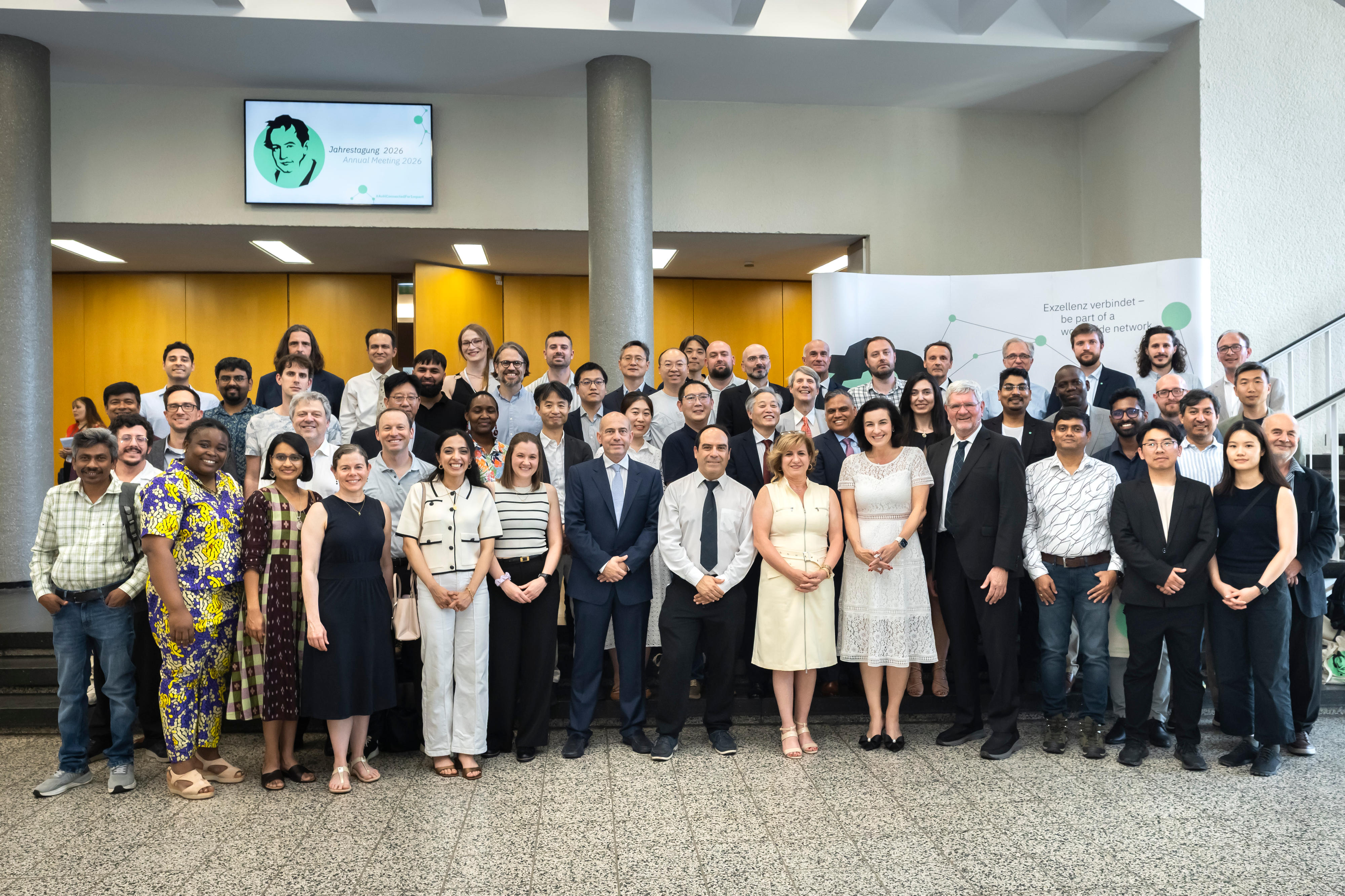 Researchers sponsored by the Global Minds Initiative Germany with Federal Research Minister Dorothee Bär